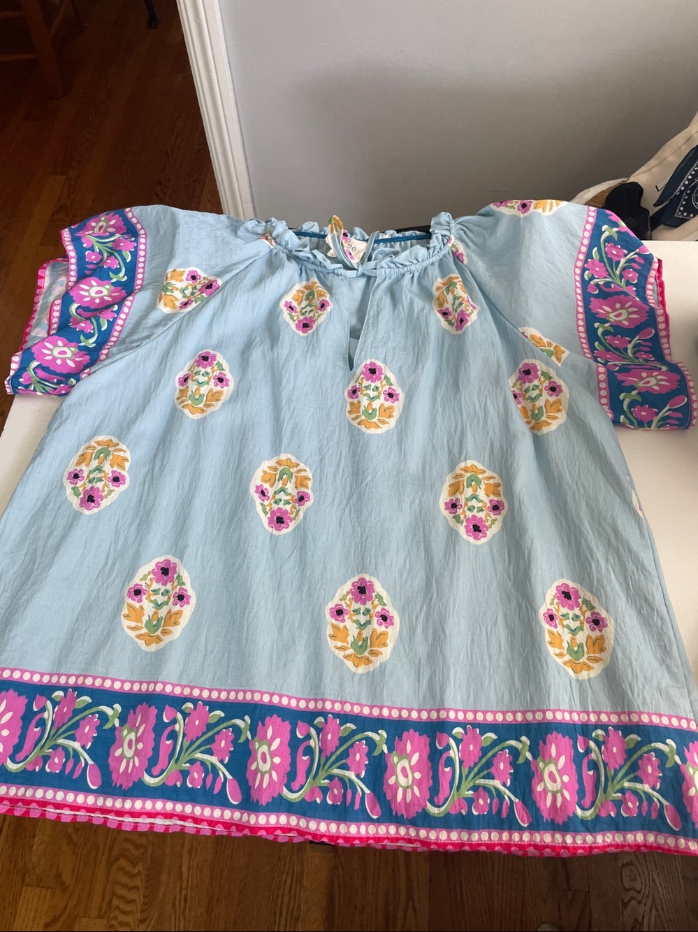 umgee Light Blue Floral Peasant Top, worn once, great with white pants. - Picture 5 of 6